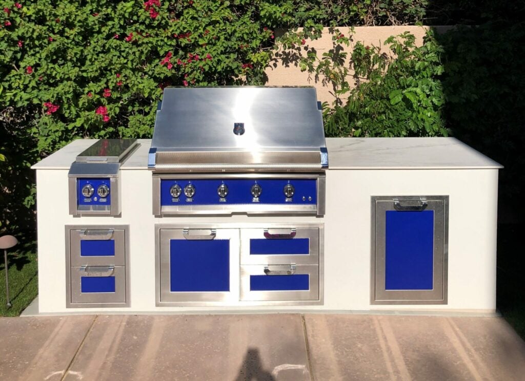 Picture of Luxury Outdoor Kitchen: 5 Opulent Ideas & Your Best Option - RTA ...