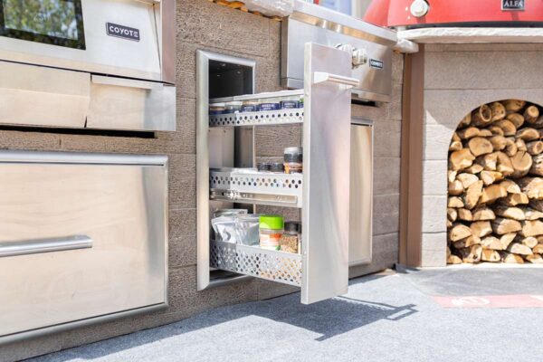 Outdoor Kitchen Storage: Cabinet Guide & 4 Excellent Ideas