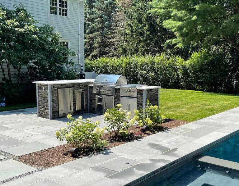 Outdoor Living Spaces: Key Concepts & 13 Spectacular Ideas