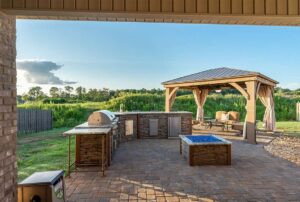 Outdoor Bar: 30 Creative Ideas for Entertaining