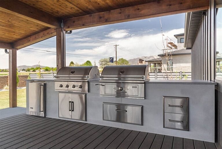 Modern Outdoor Kitchen Islands: Current Trends & 22 Great Ideas