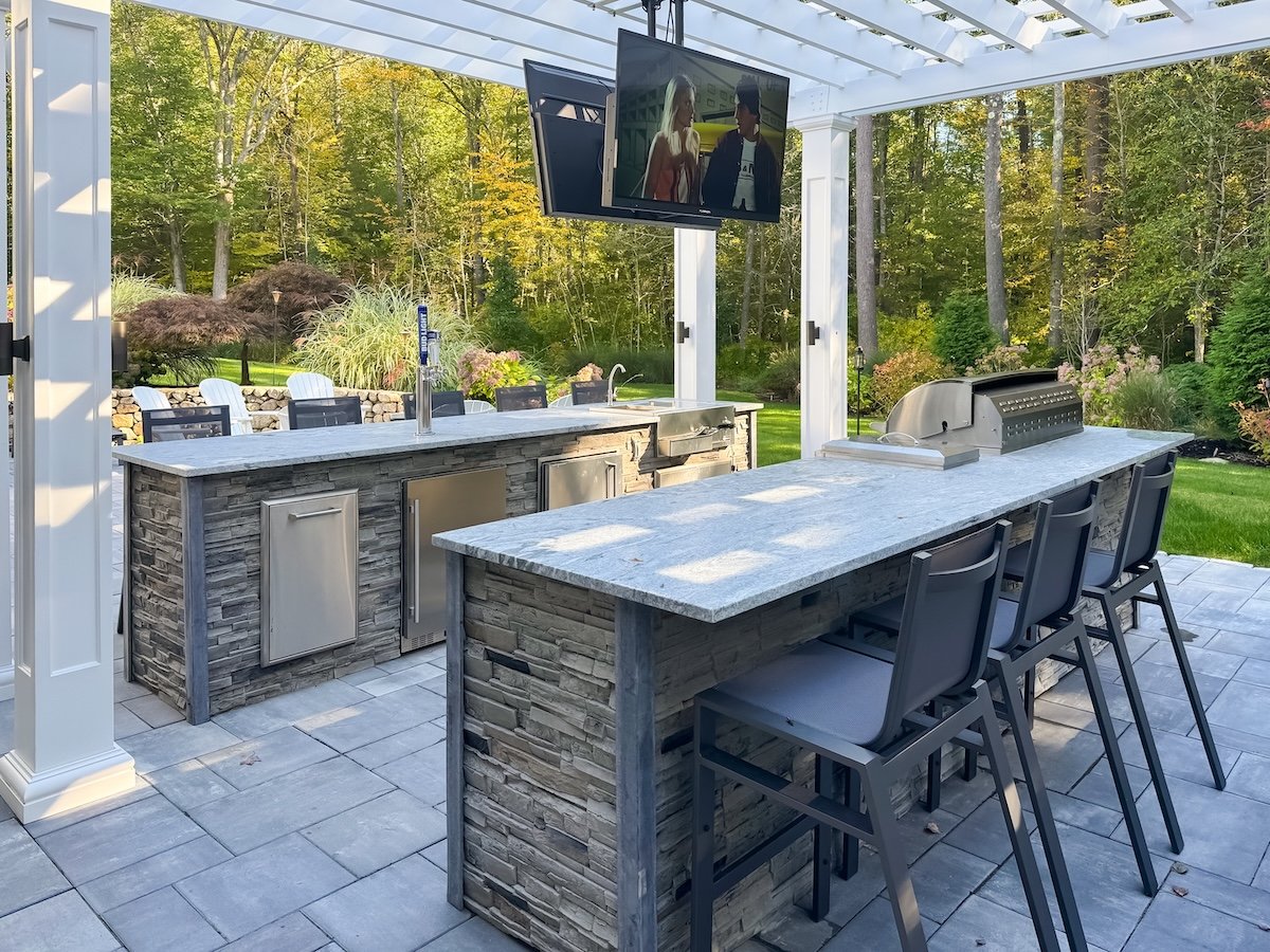 outdoor kitchen new england