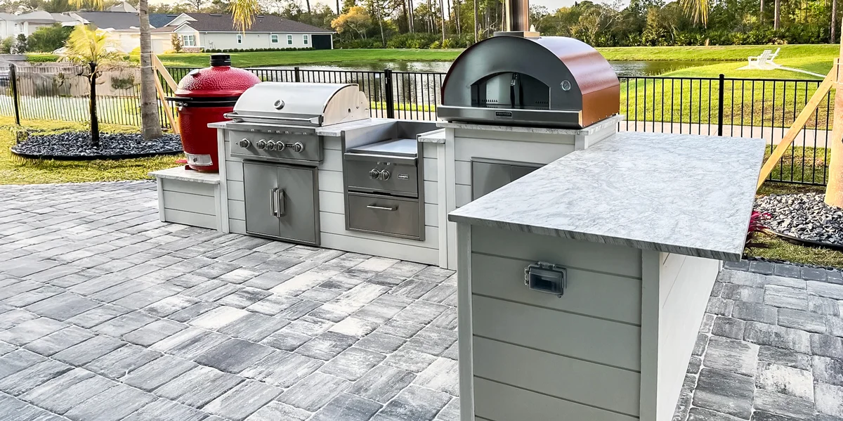 outdoor kitchen on tile patio